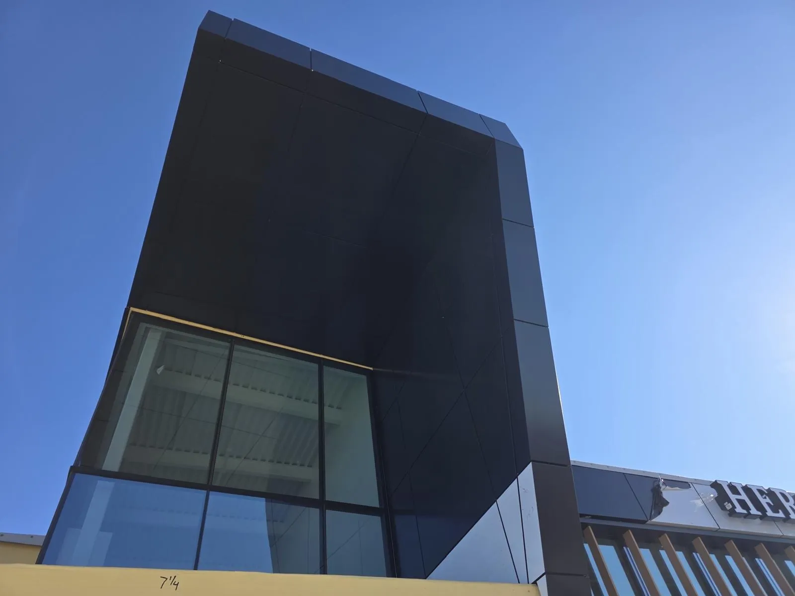 Indian Creek — Hershey’s — Installation of three facade systems: ACM, Swisspearl and single skin MORIN panel. (6/7)